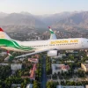 Самолёт Somon Air над Душанбе на закате